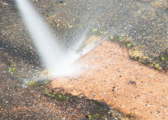Limpieza con agua a presión de suelos en Zamora 546